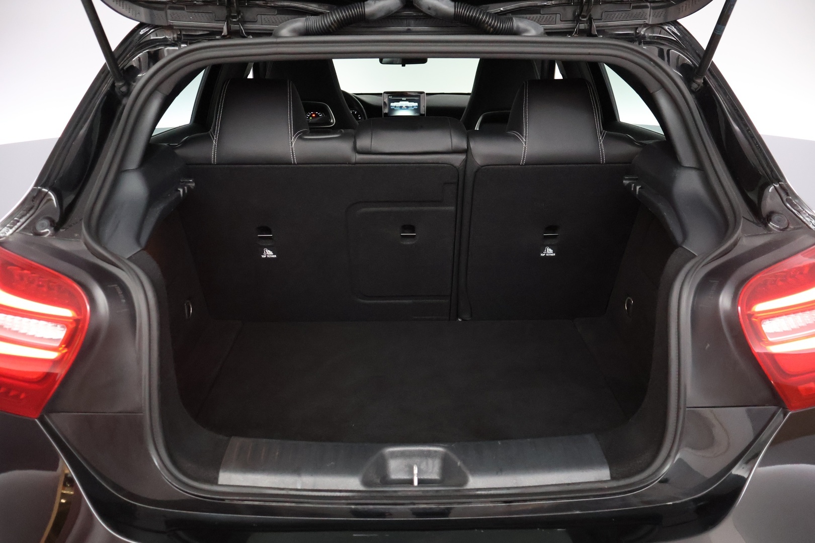MERCEDES-BENZ A 2016
