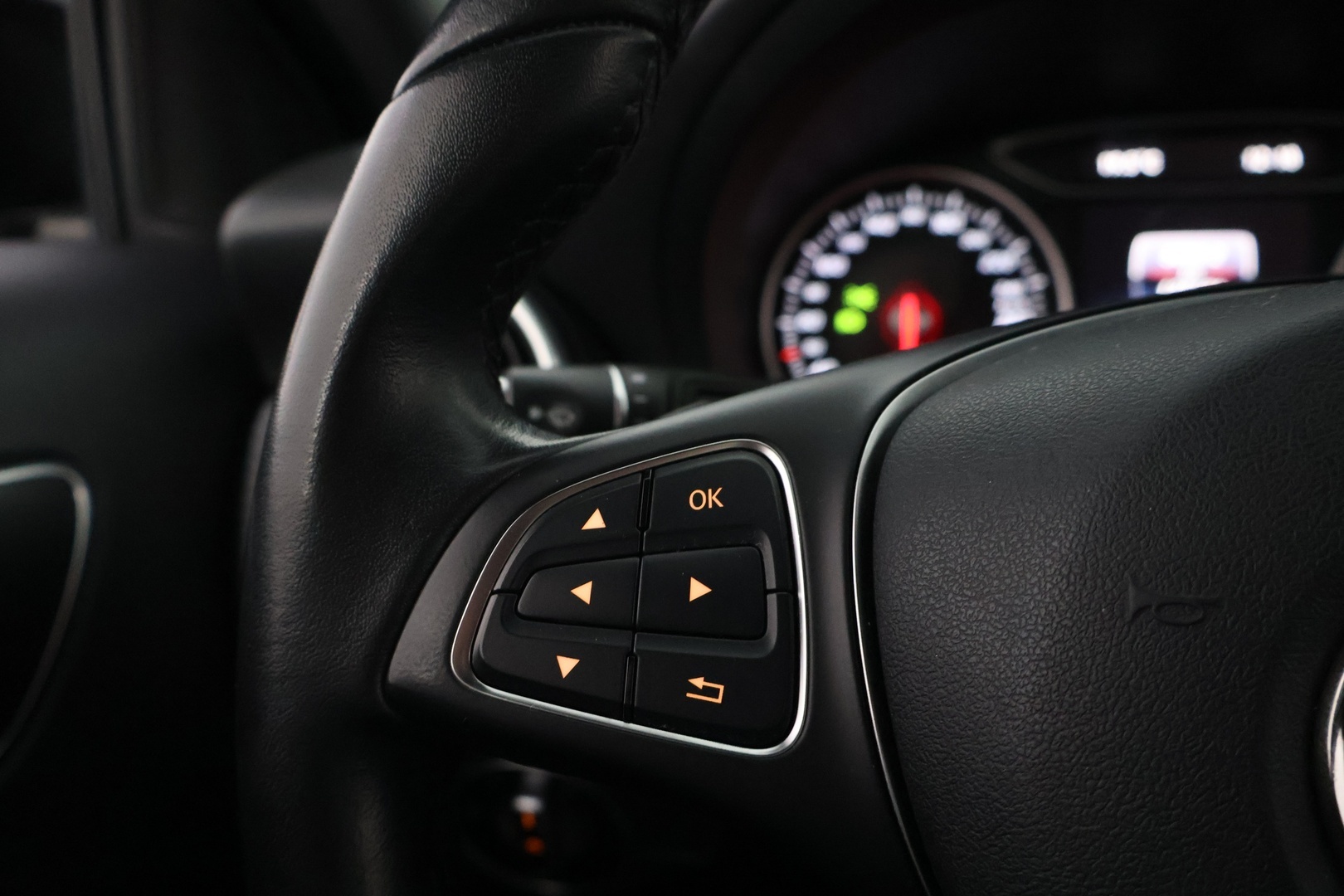 MERCEDES-BENZ A 2016