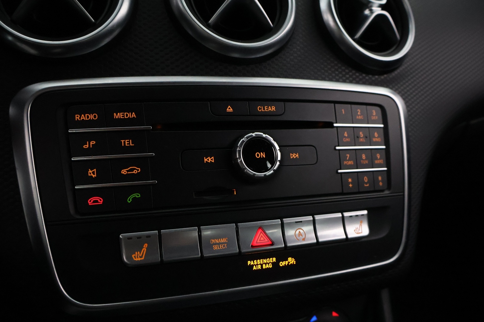 MERCEDES-BENZ A 2016