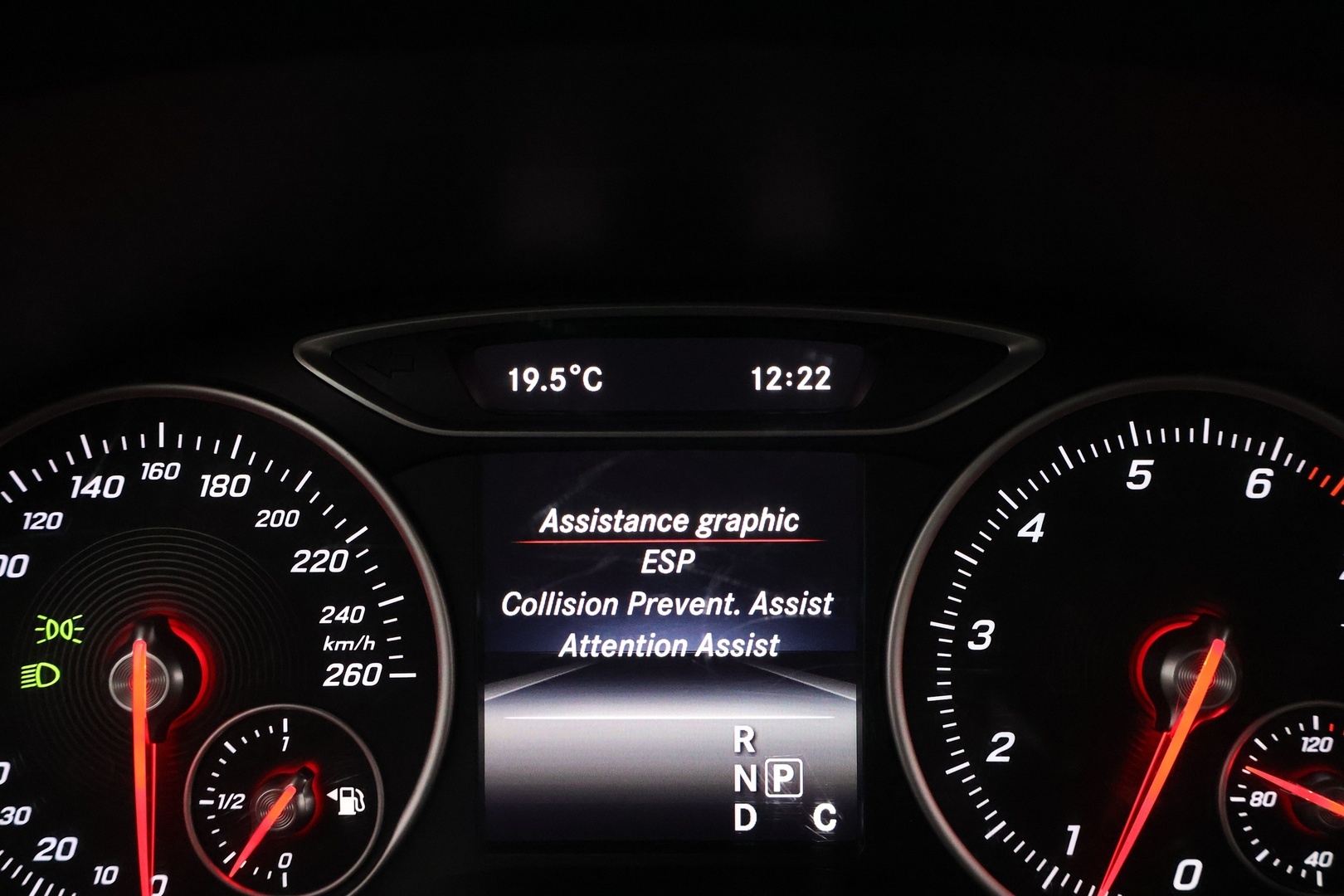 MERCEDES-BENZ A 2016