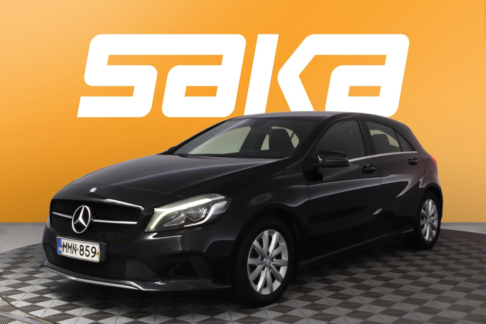 MERCEDES-BENZ A 2016
