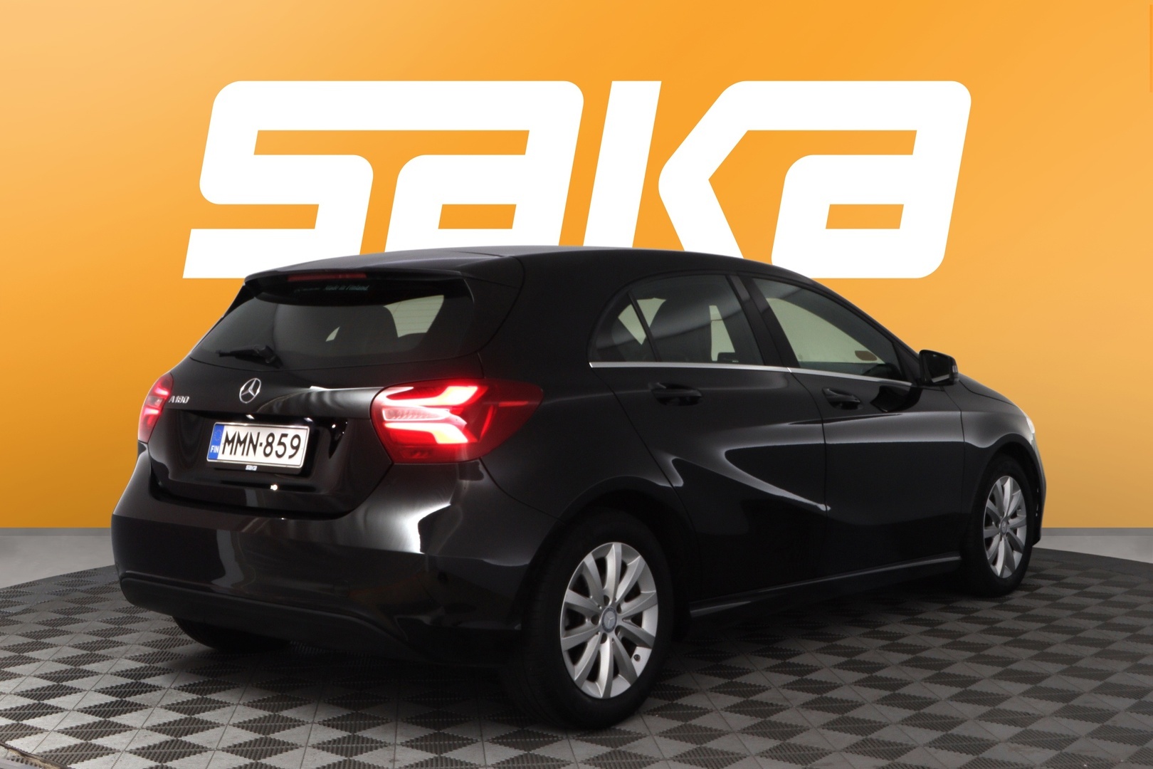 MERCEDES-BENZ A 2016
