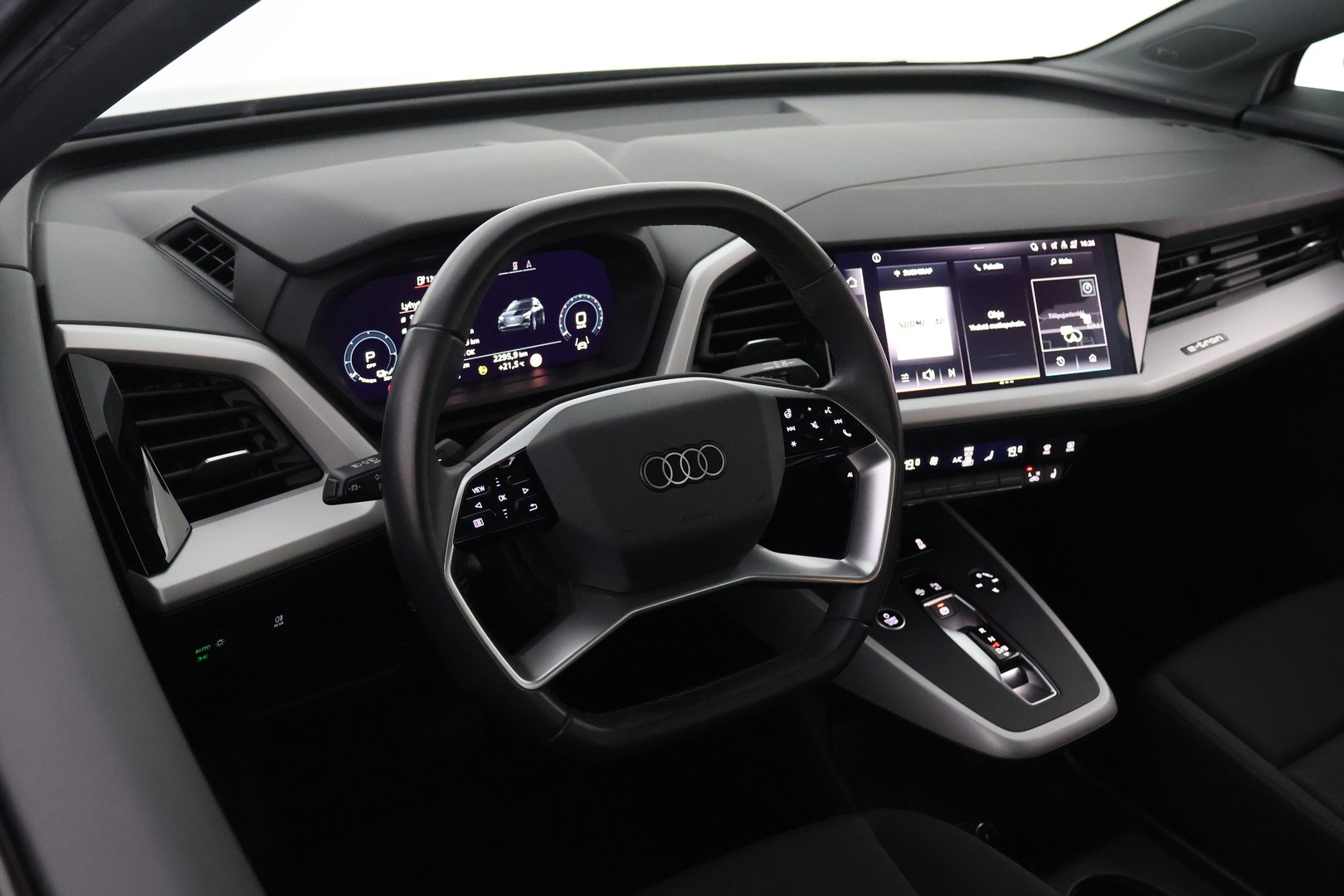 AUDI Q4 e-tron 2023