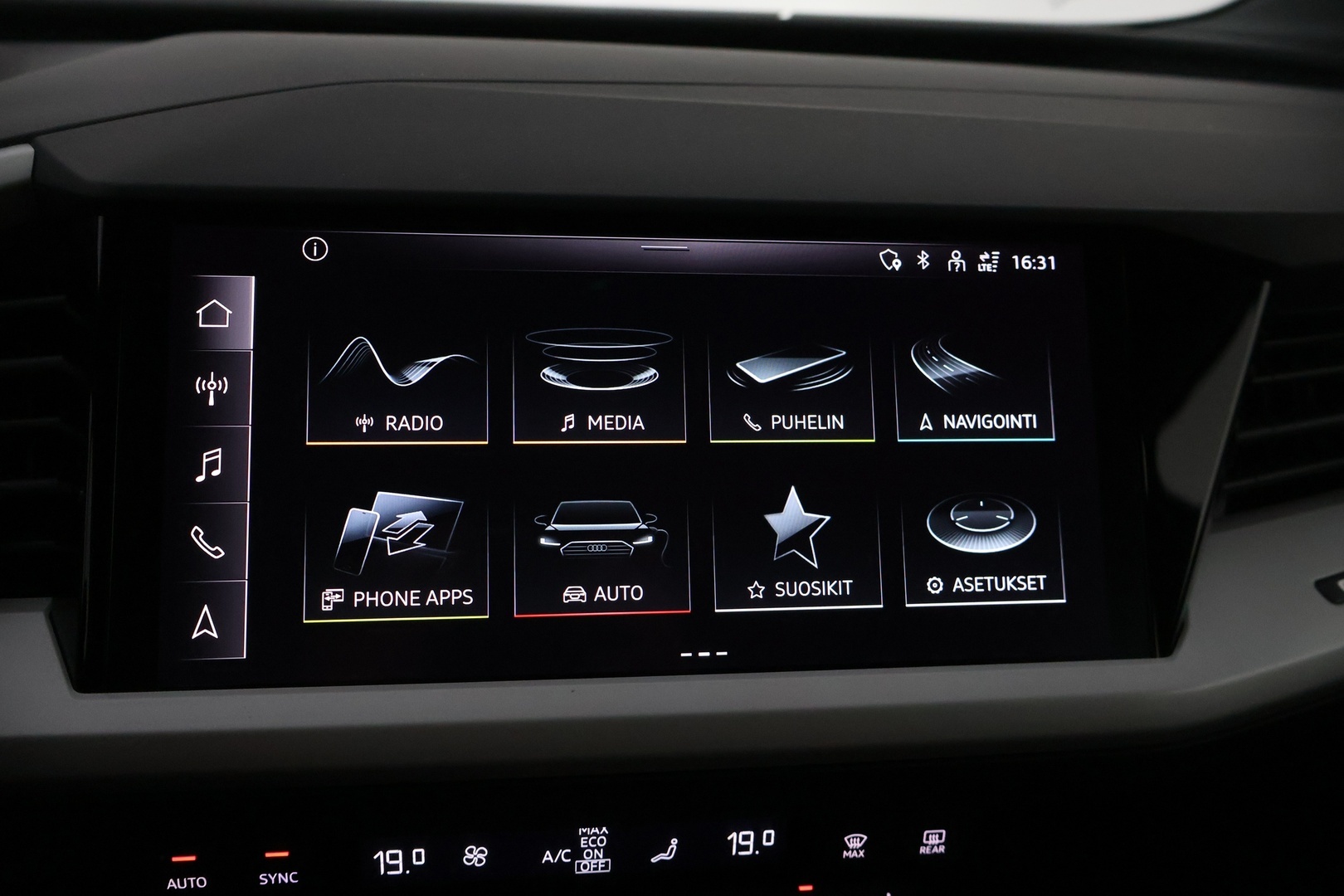 AUDI Q4 e-tron 2023