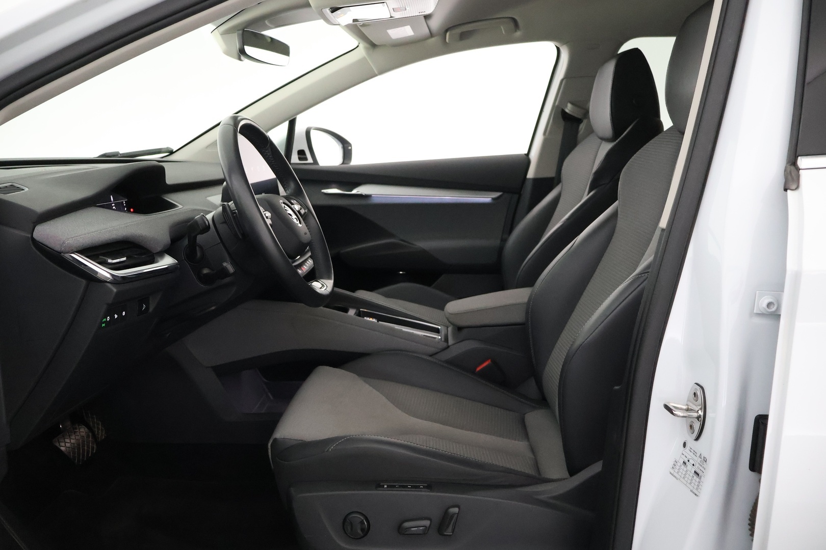 SKODA Enyaq 2023
