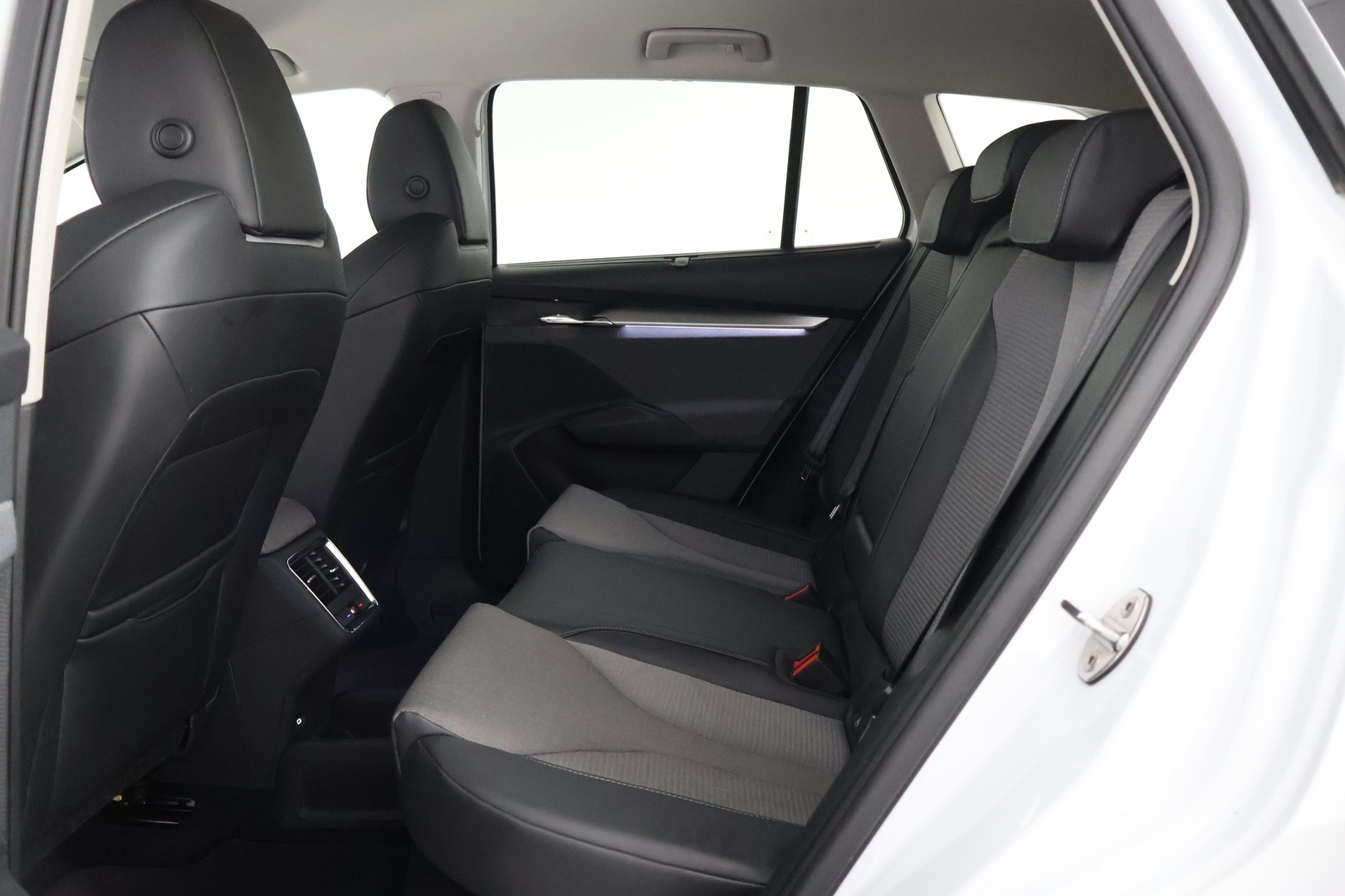 SKODA Enyaq 2023