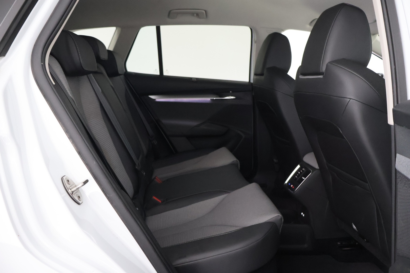 SKODA Enyaq 2023