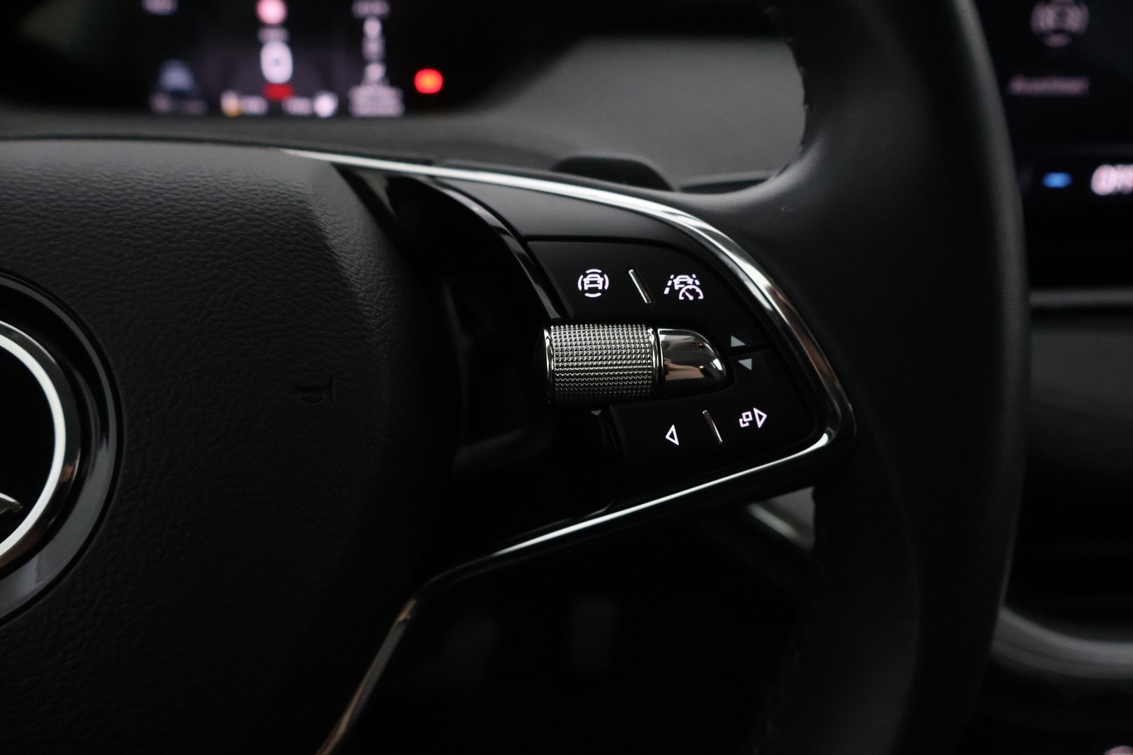 SKODA Enyaq 2023
