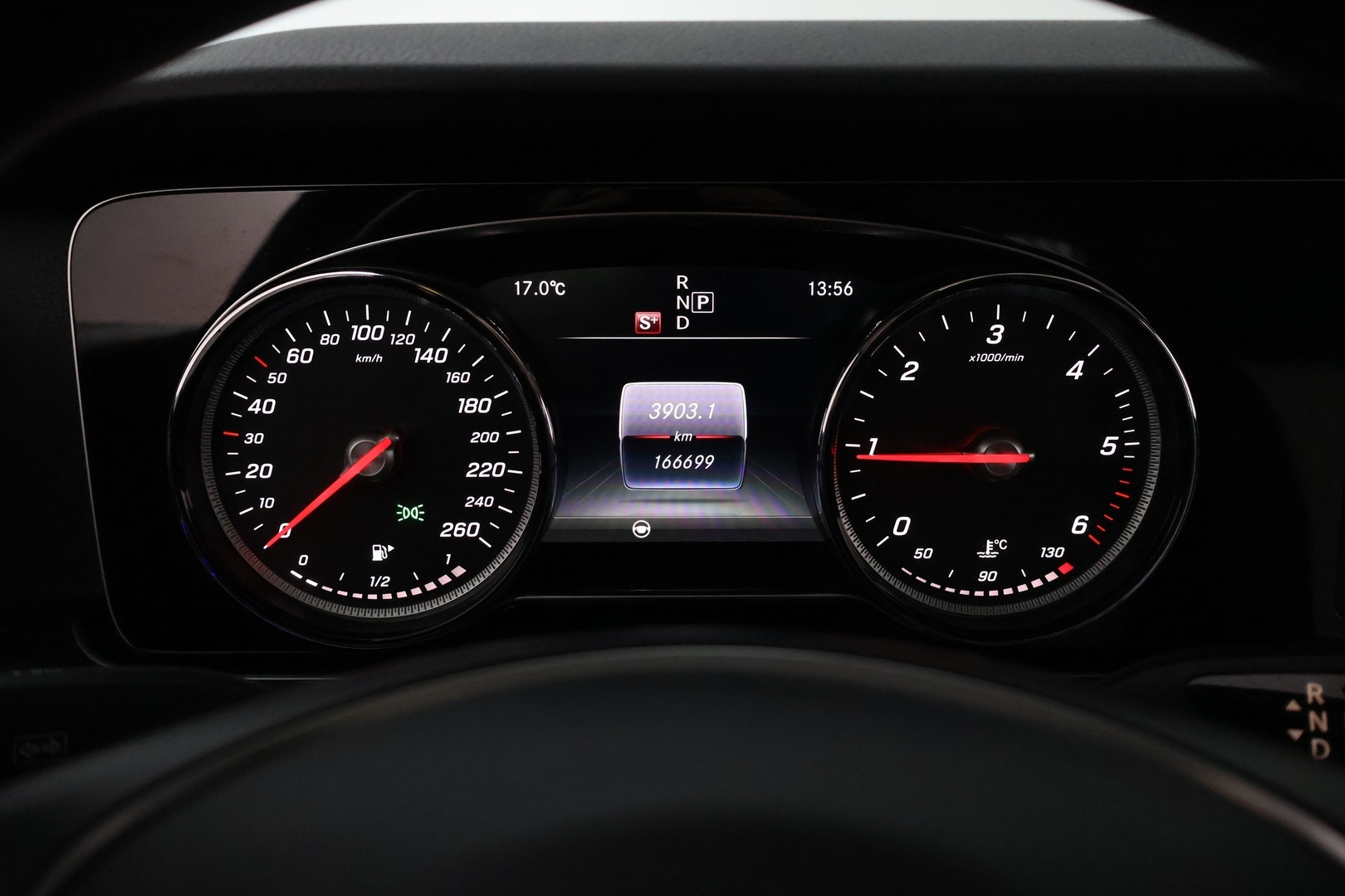 MERCEDES-BENZ E 2017