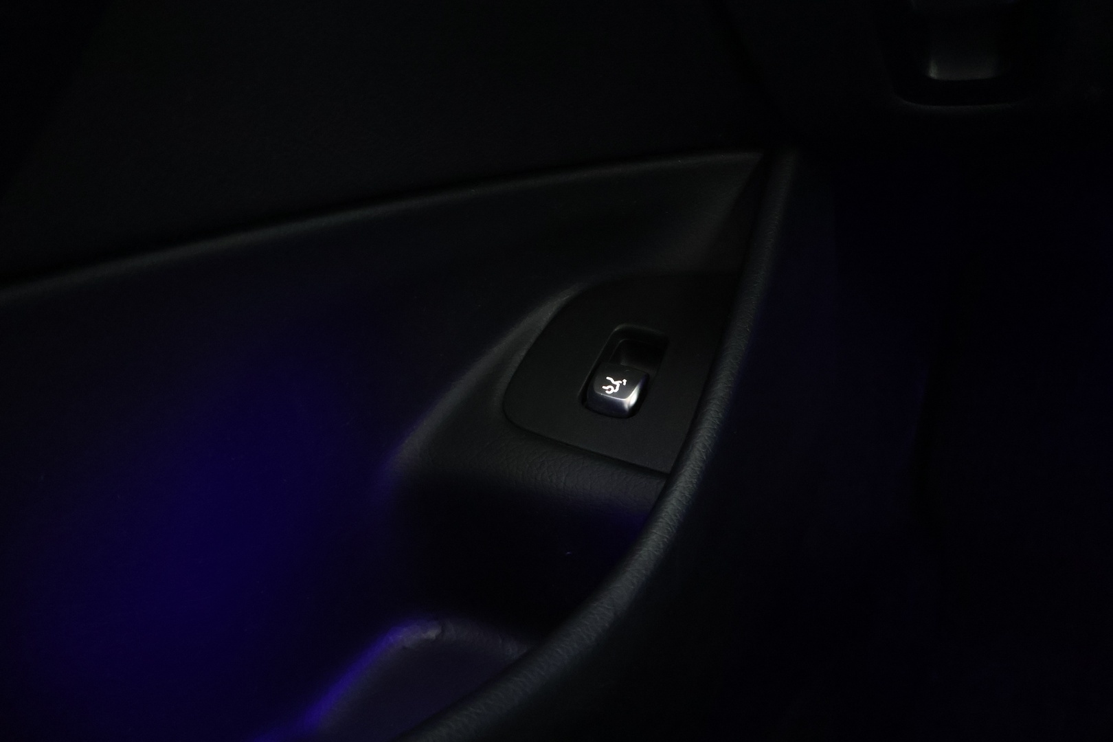 MERCEDES-BENZ E 2017