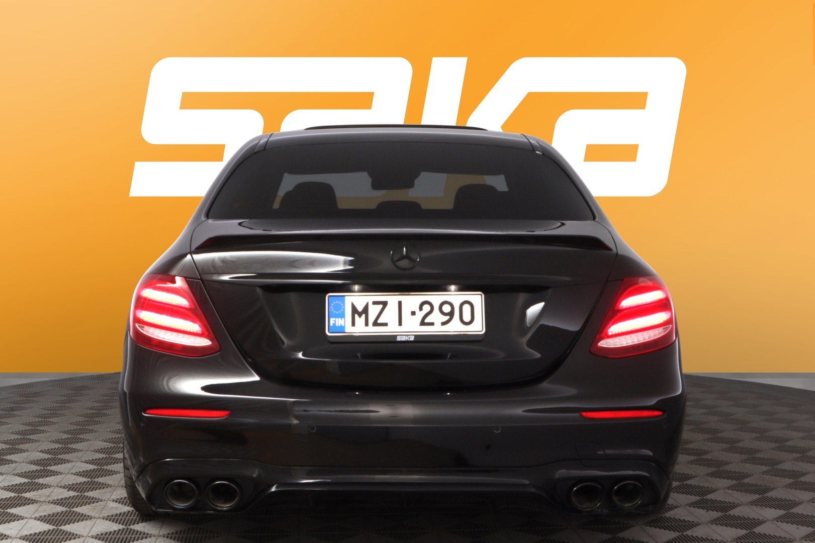 MERCEDES-BENZ E 2017