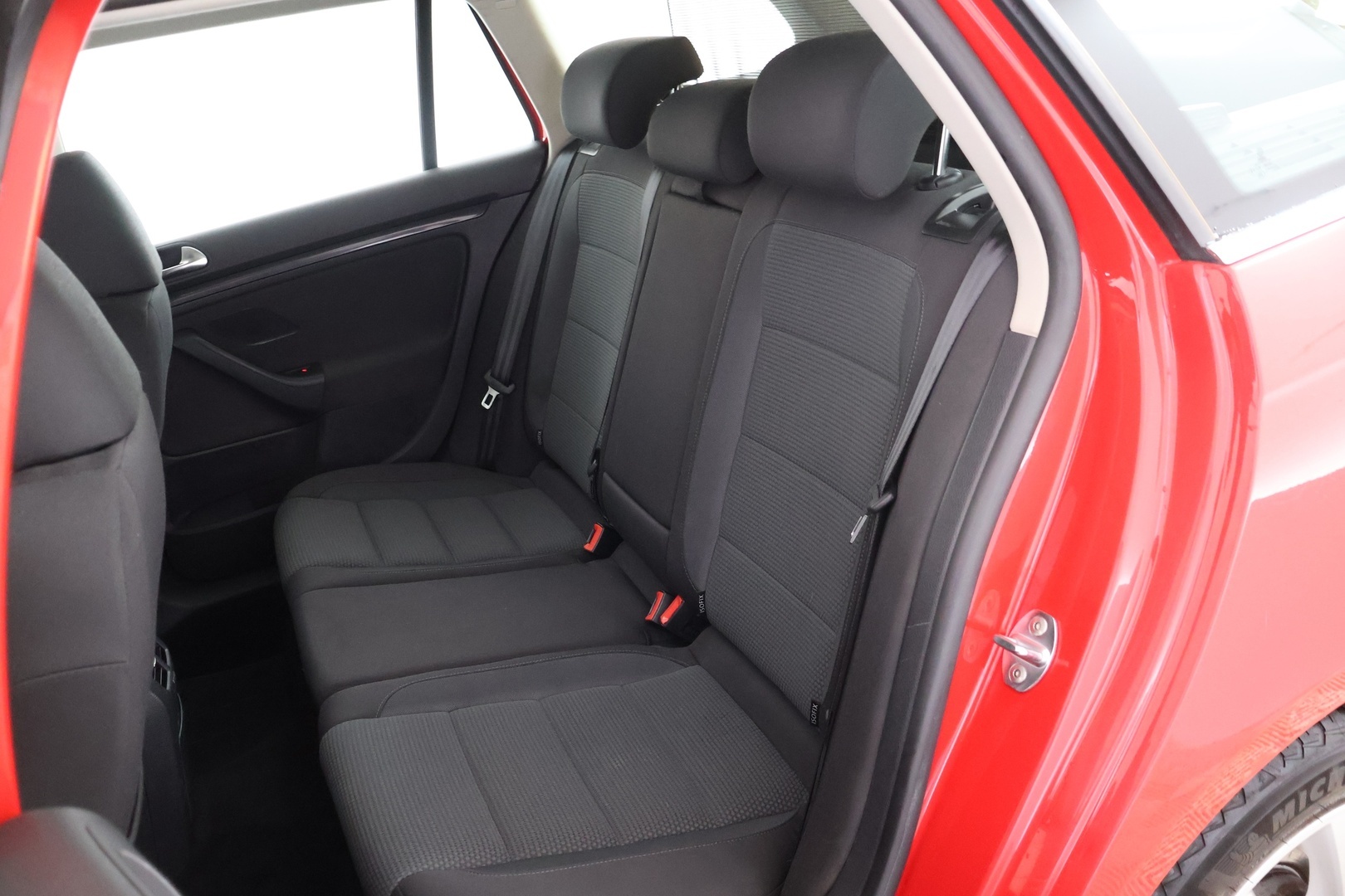 VOLKSWAGEN Golf 2012