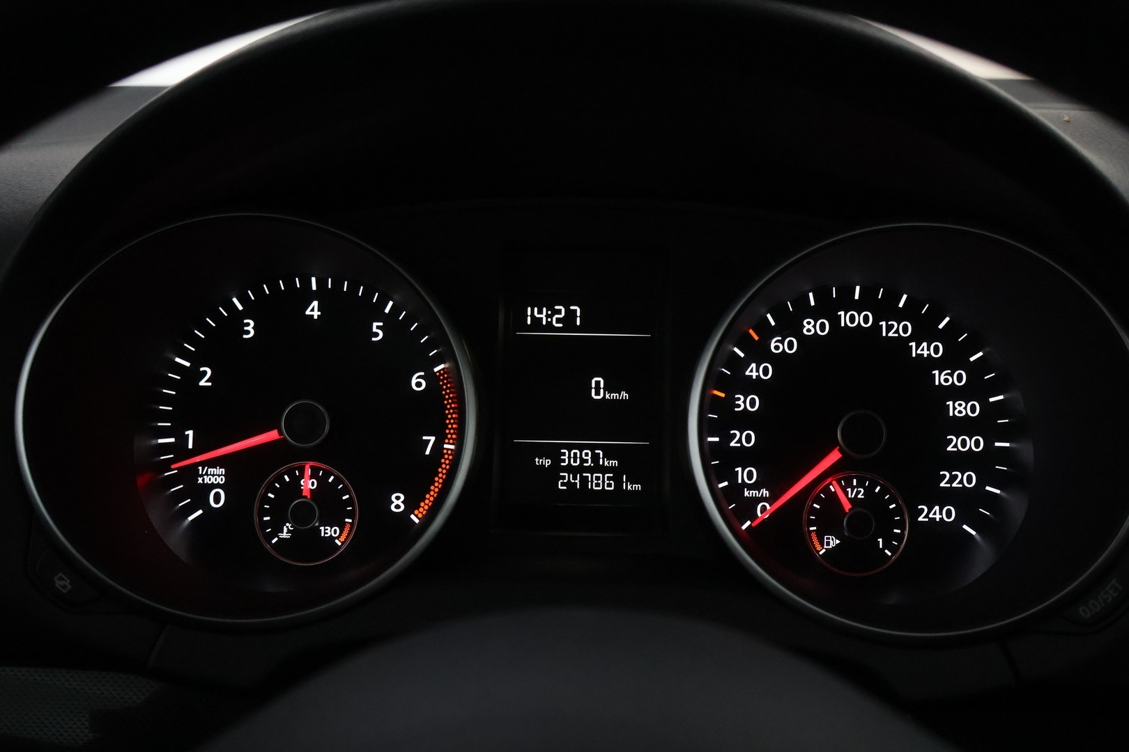 VOLKSWAGEN Golf 2012
