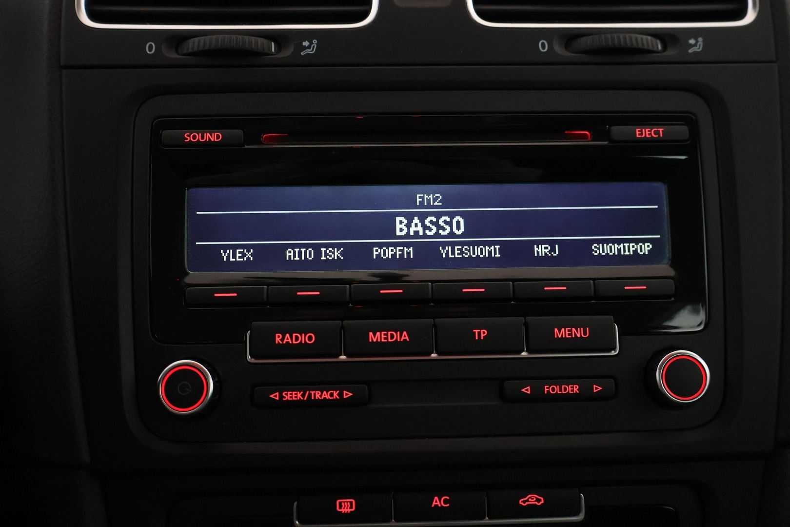 VOLKSWAGEN Golf 2012