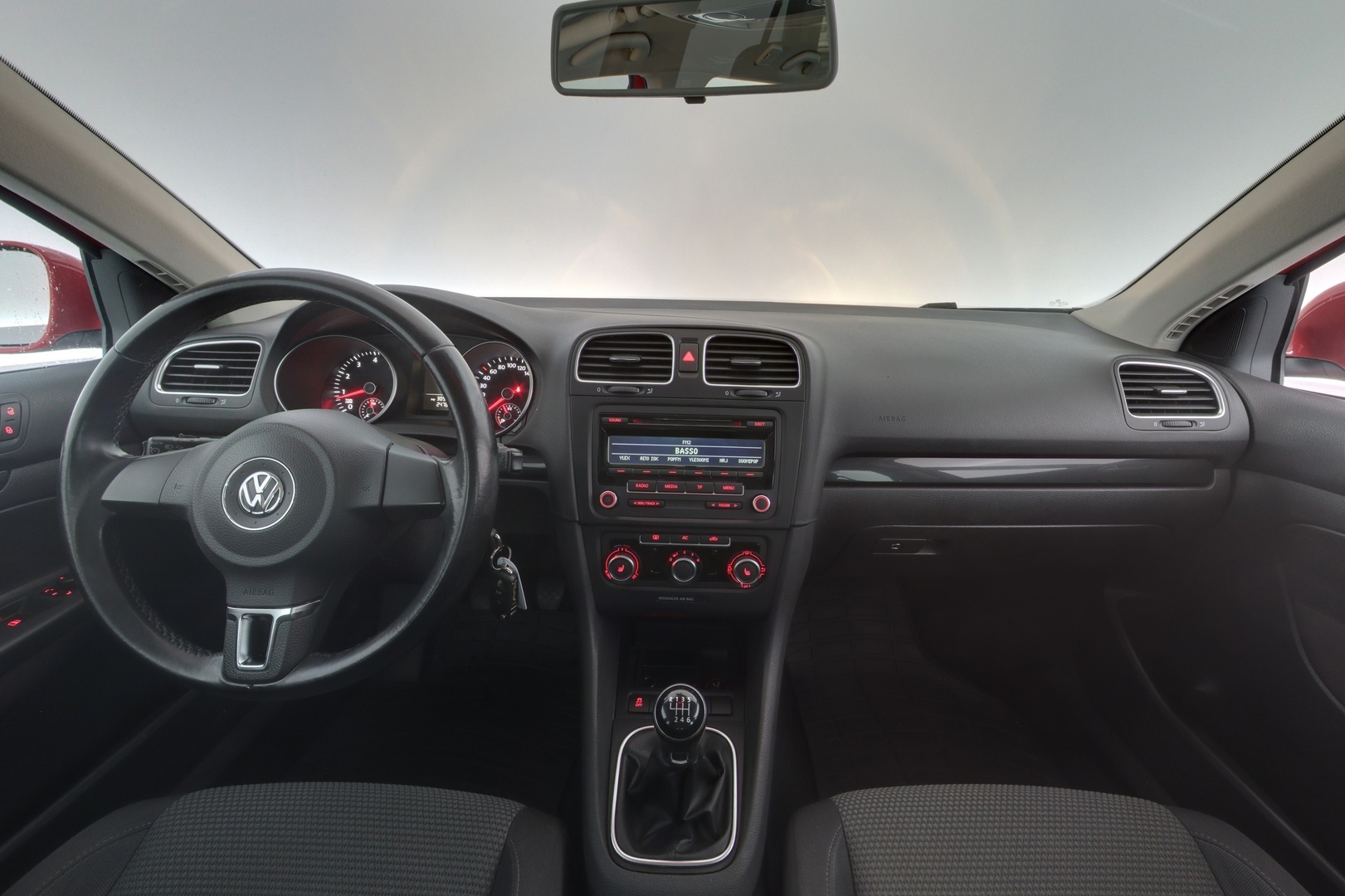 VOLKSWAGEN Golf 2012