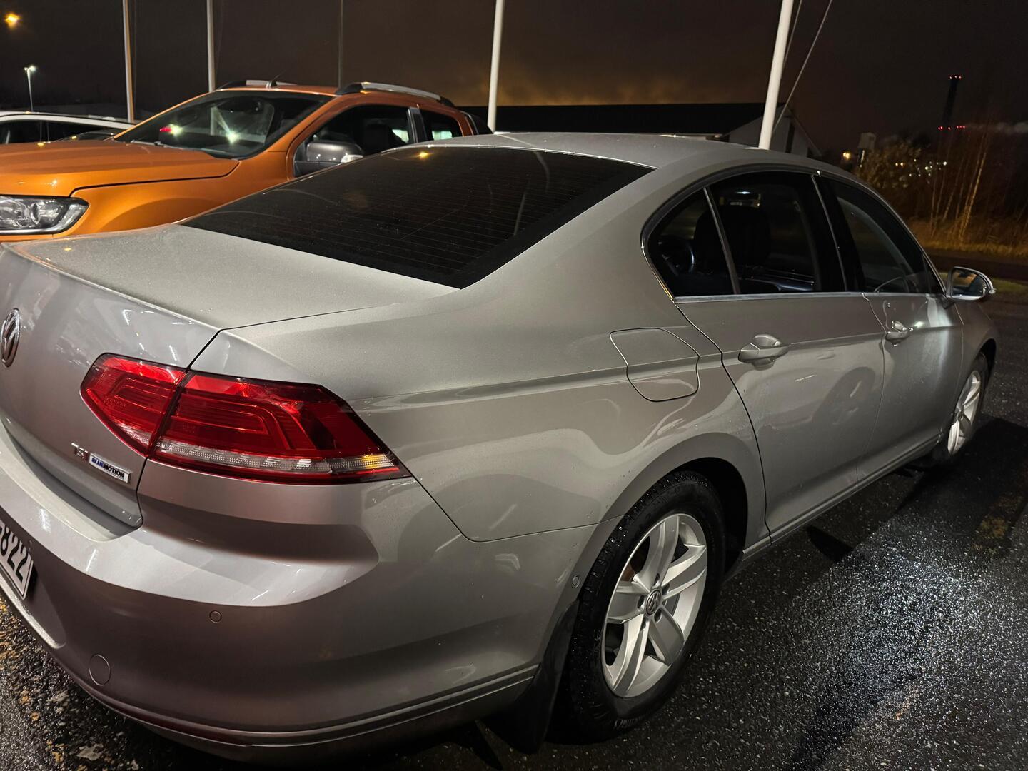 VOLKSWAGEN Passat 2016