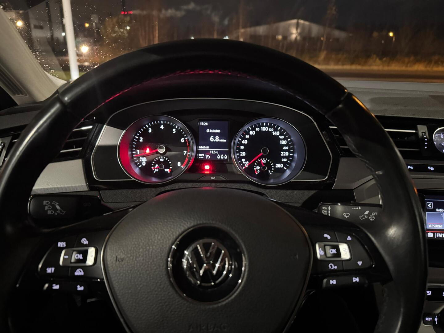 VOLKSWAGEN Passat 2016