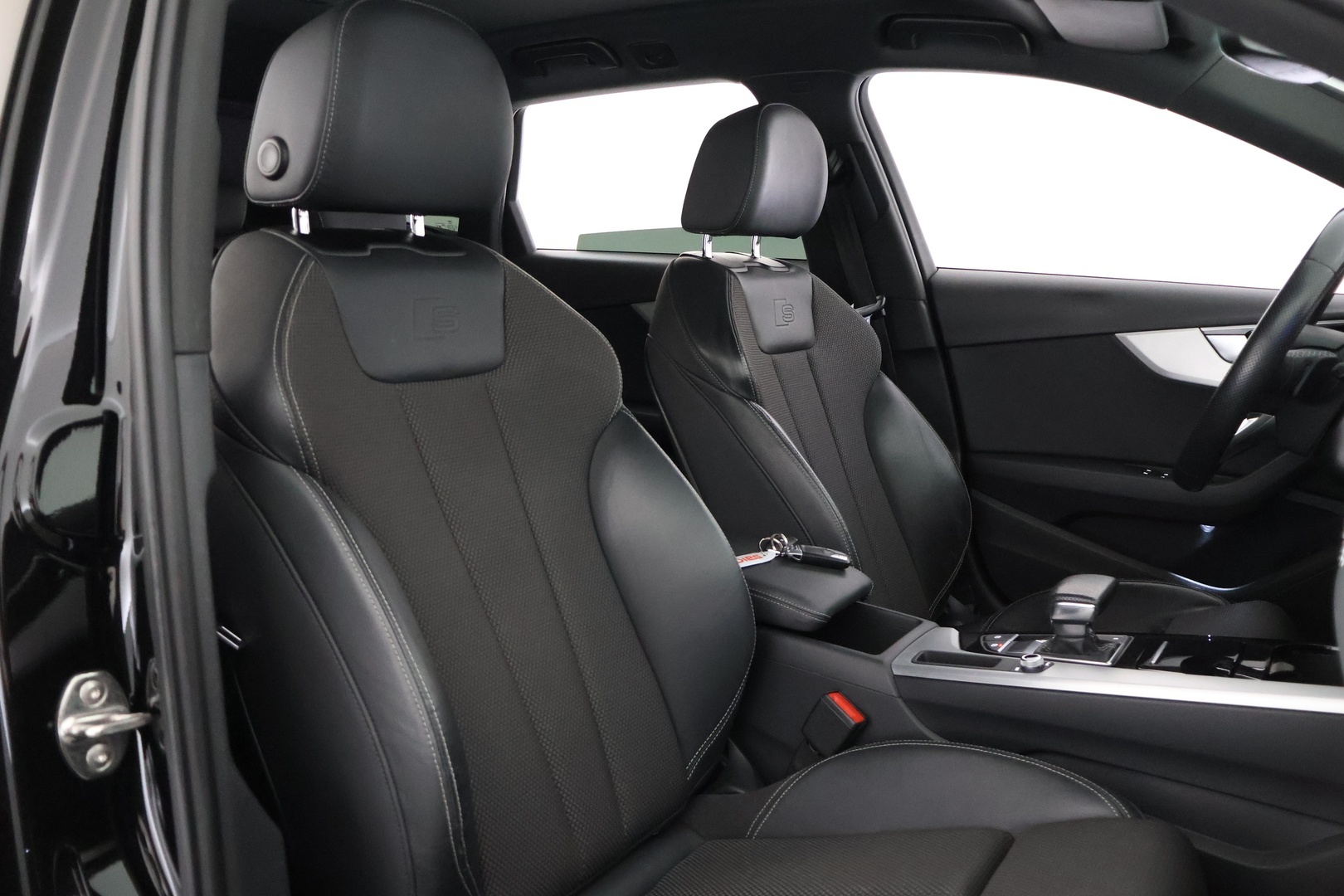 AUDI A4 2021