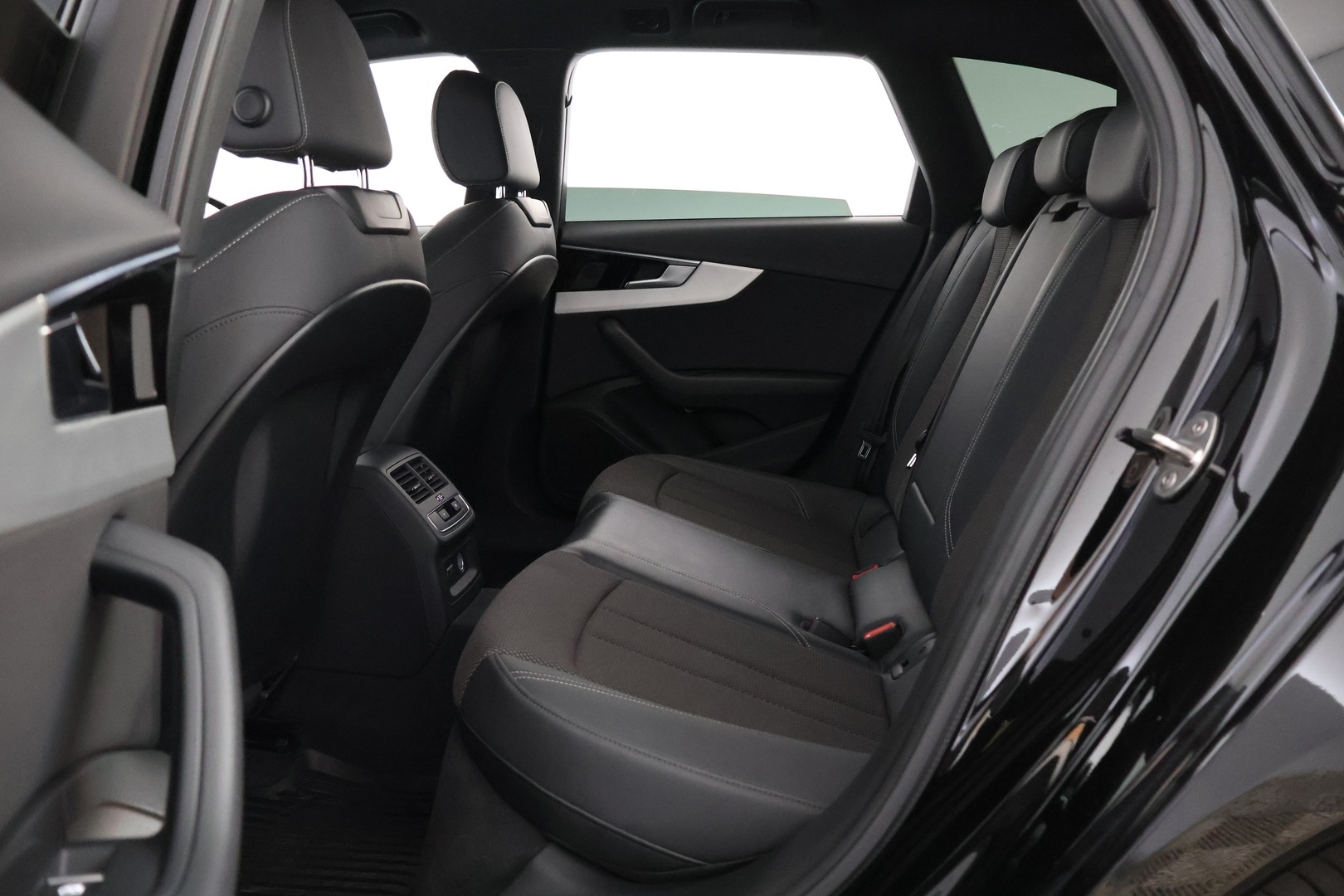 AUDI A4 2021