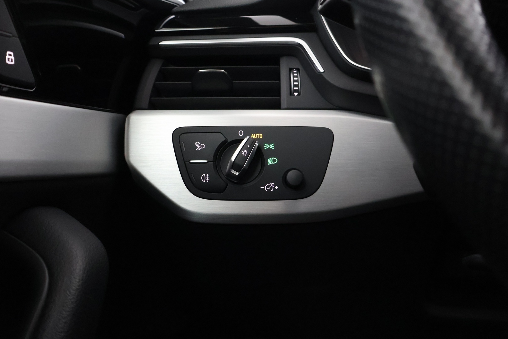 AUDI A4 2021