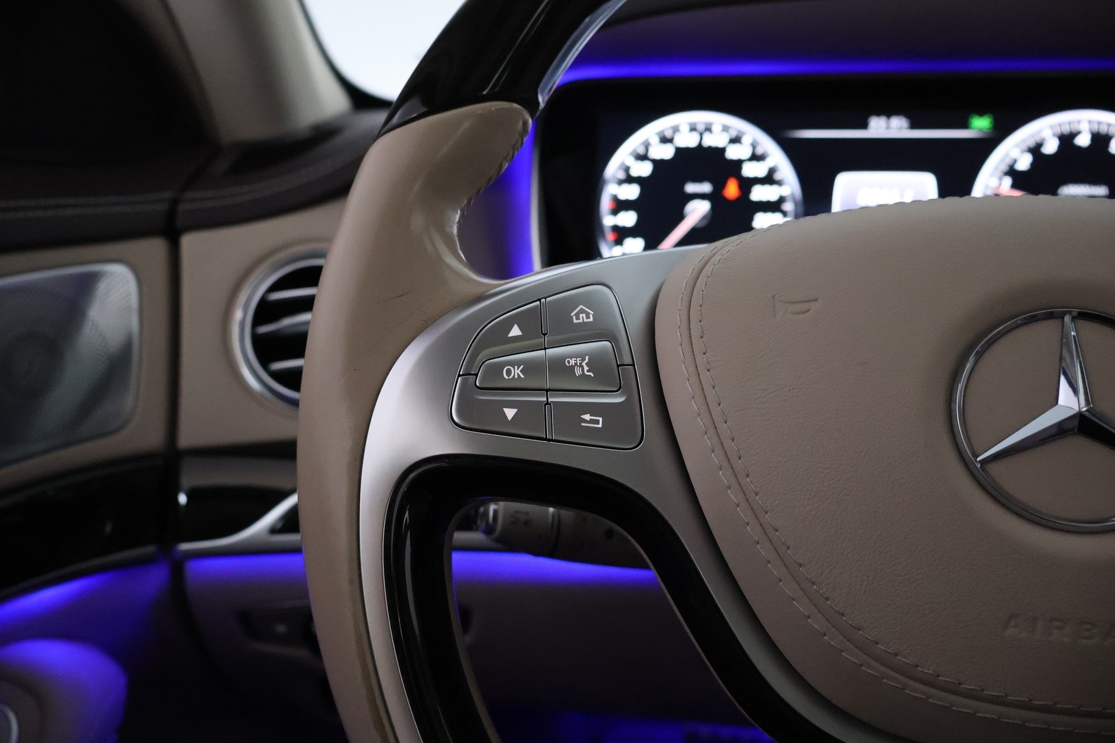 MERCEDES-BENZ S 2015