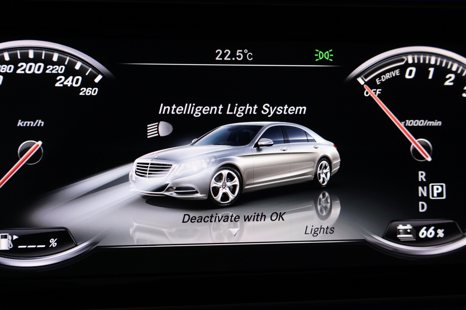 MERCEDES-BENZ S 2015