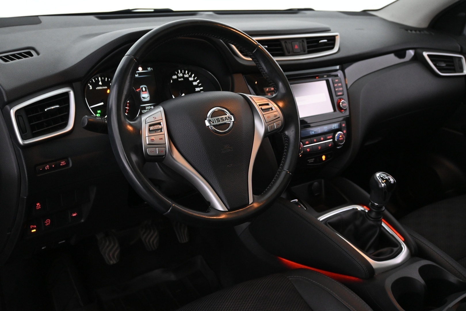 NISSAN Qashqai 2015