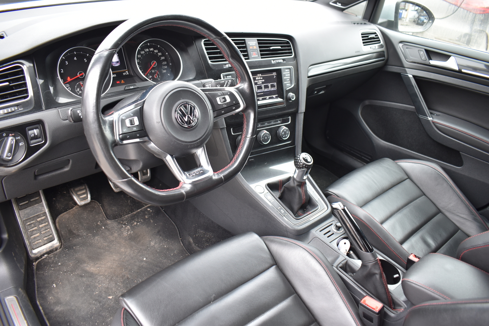 VOLKSWAGEN Golf 2015