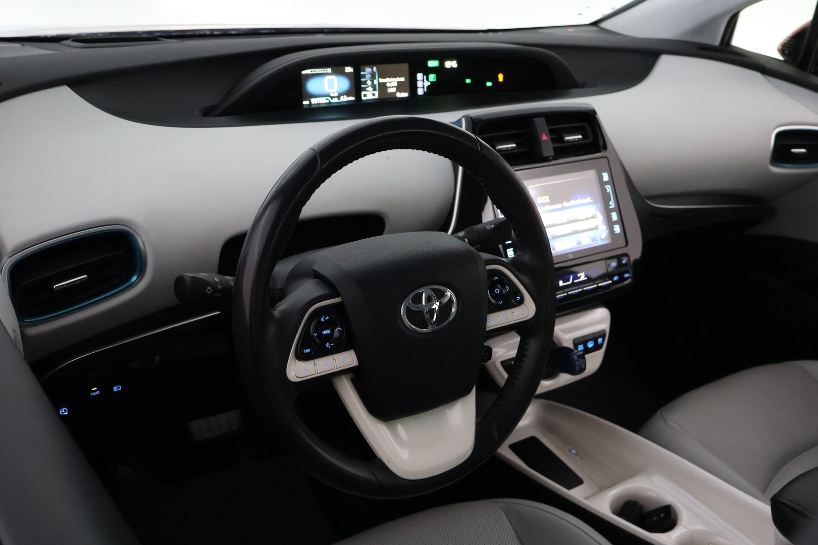 TOYOTA PRIUS 2017