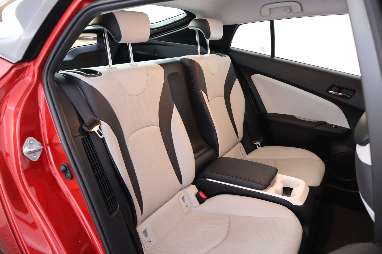 TOYOTA PRIUS 2017