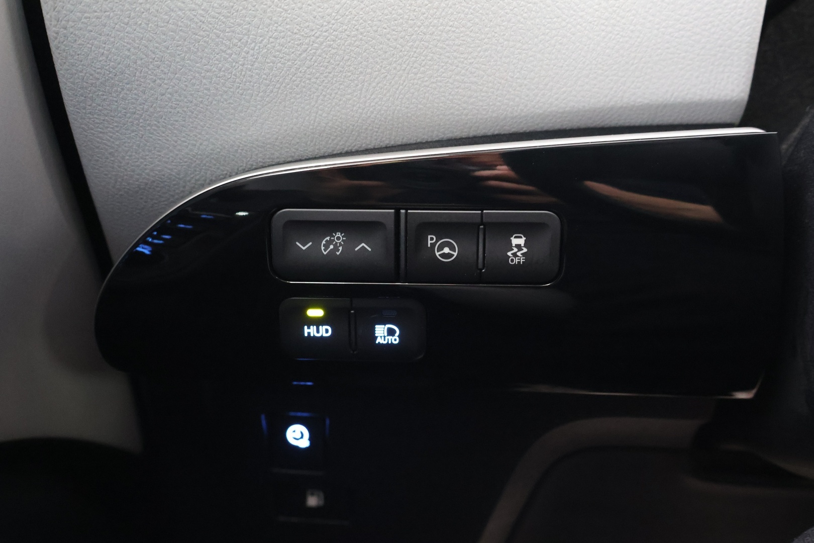 TOYOTA PRIUS 2017