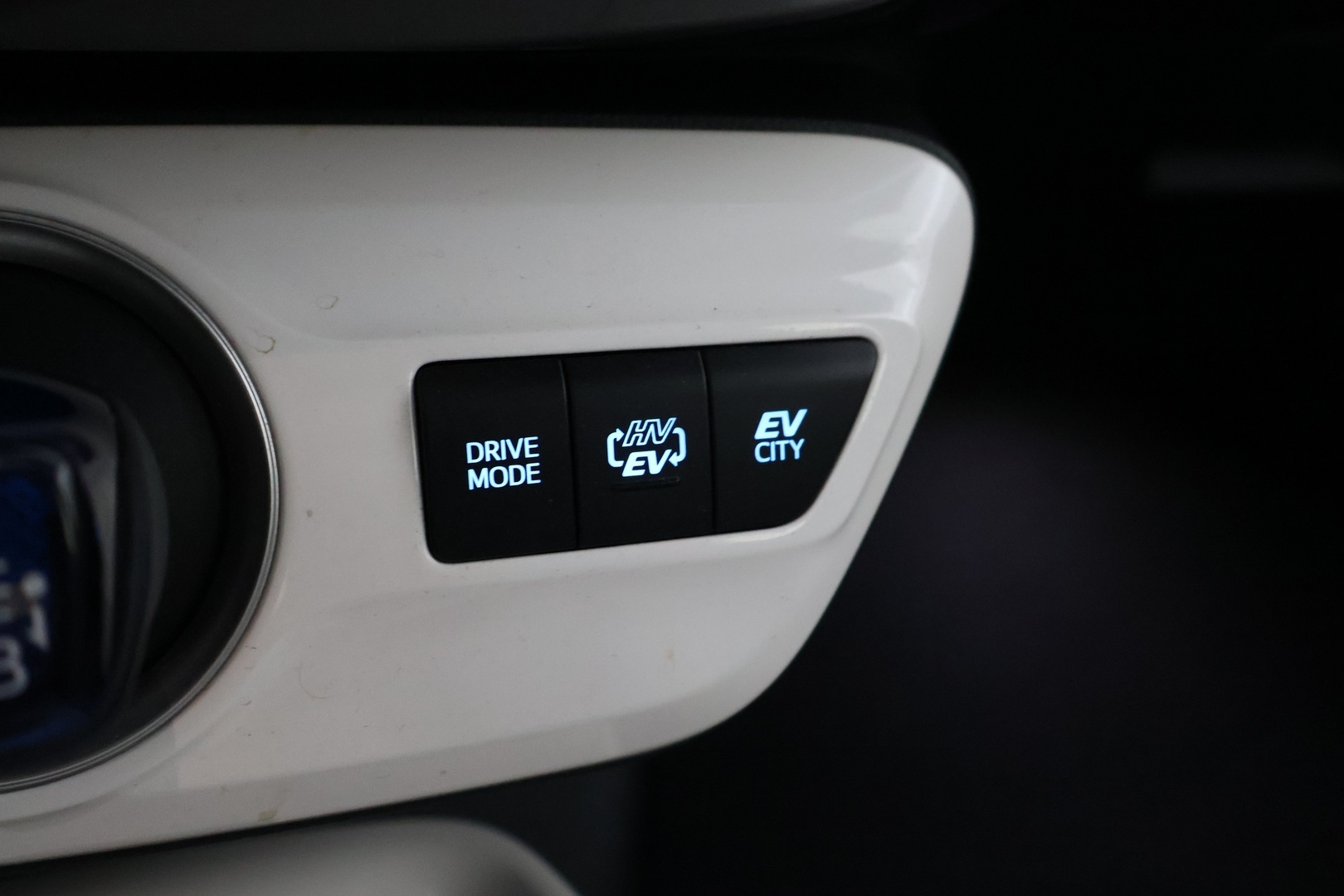 TOYOTA PRIUS 2017