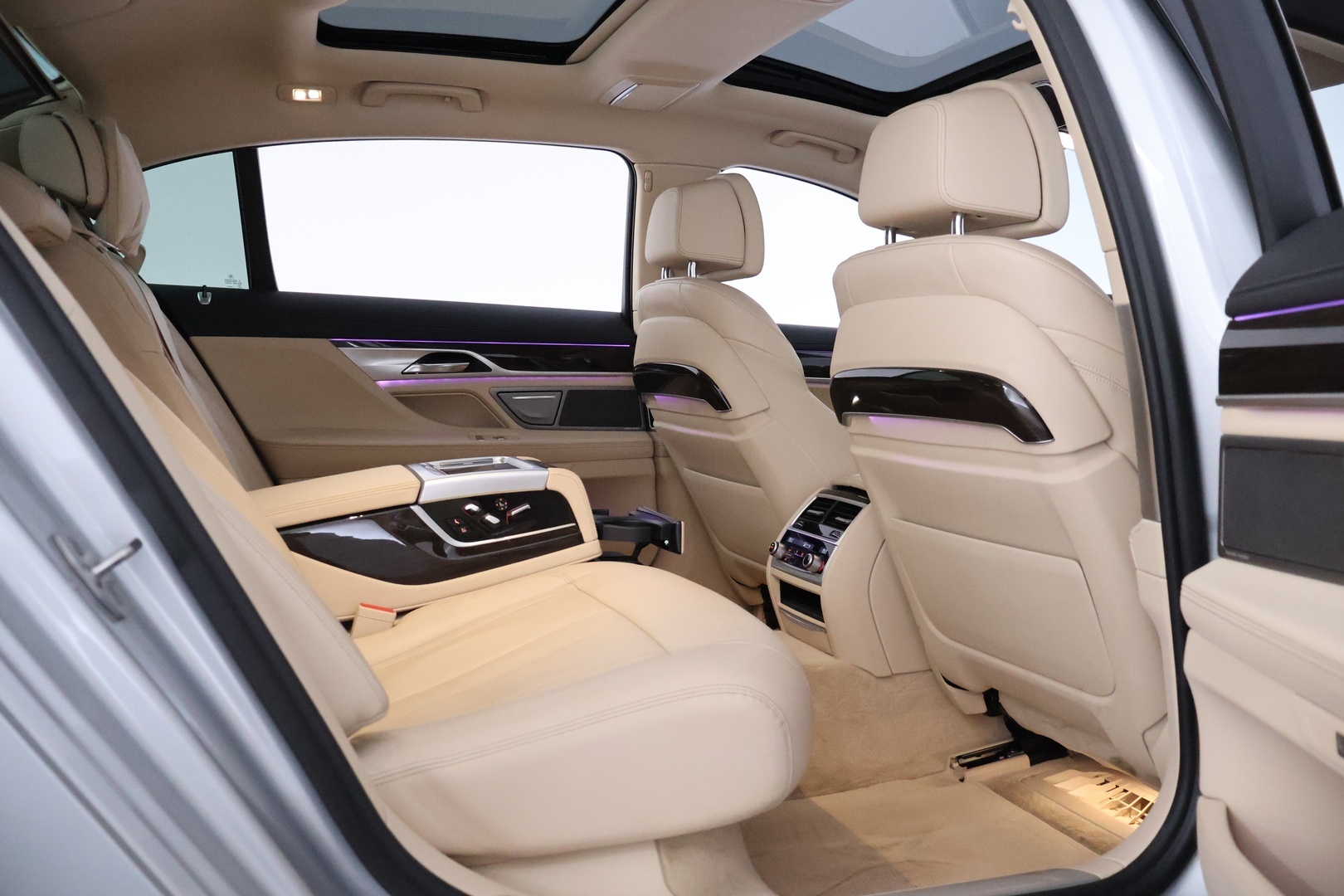 BMW 740 2018