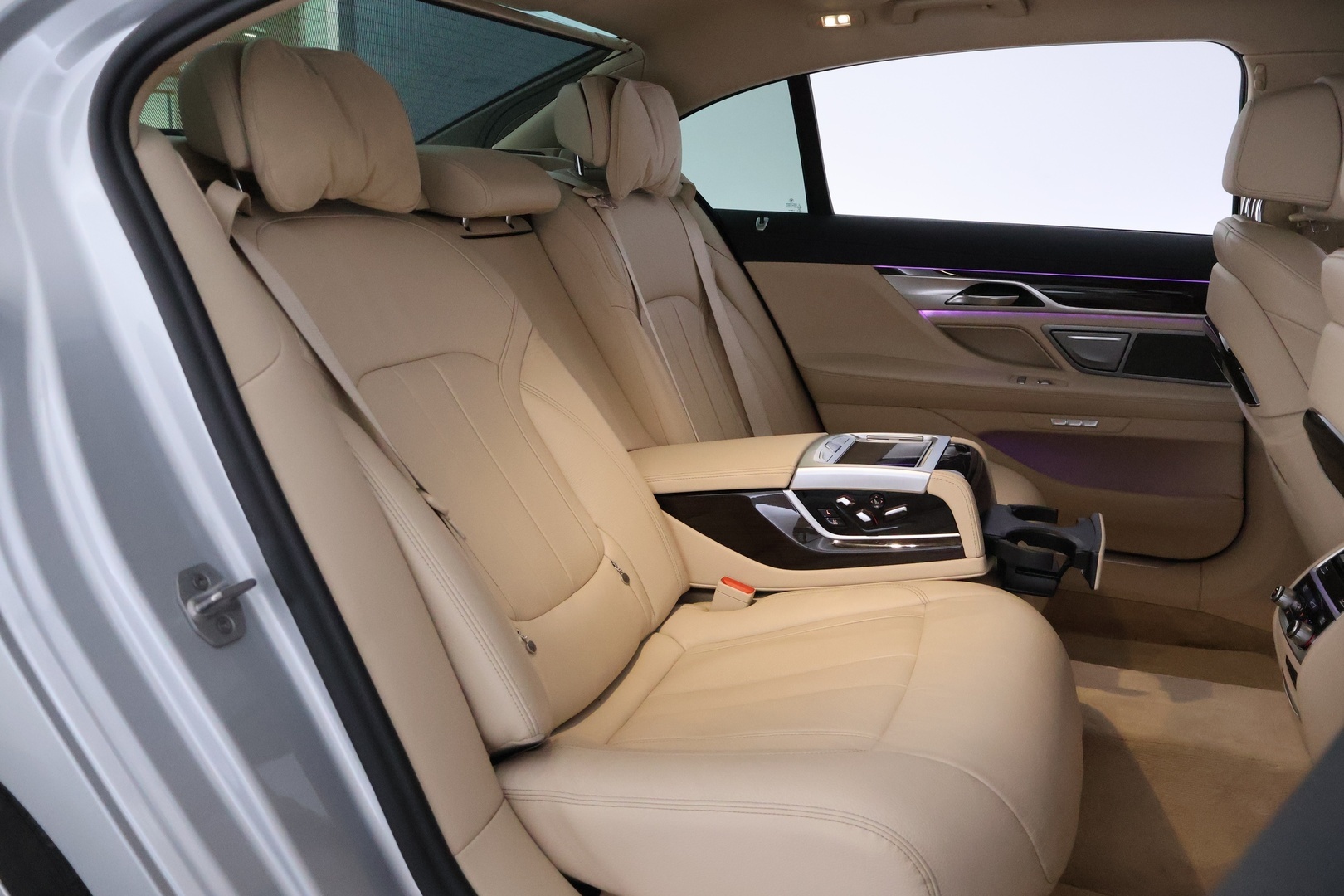 BMW 740 2018