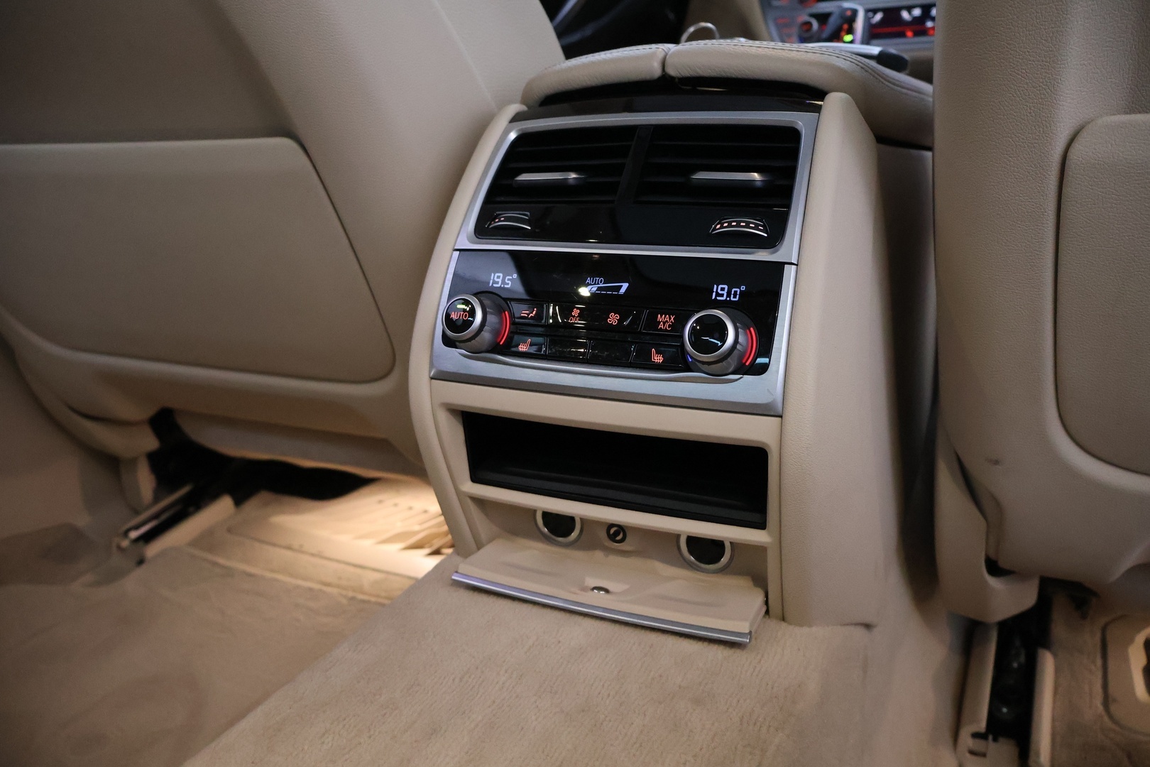 BMW 740 2018