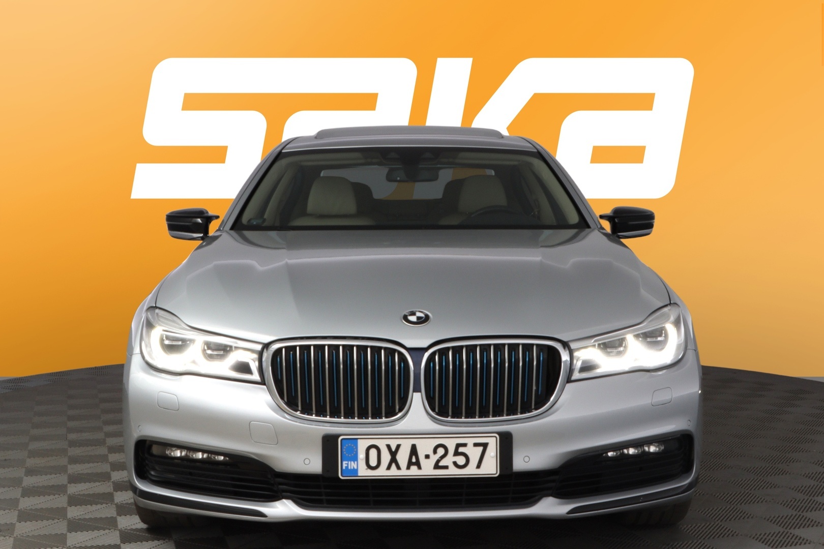 BMW 740 2018