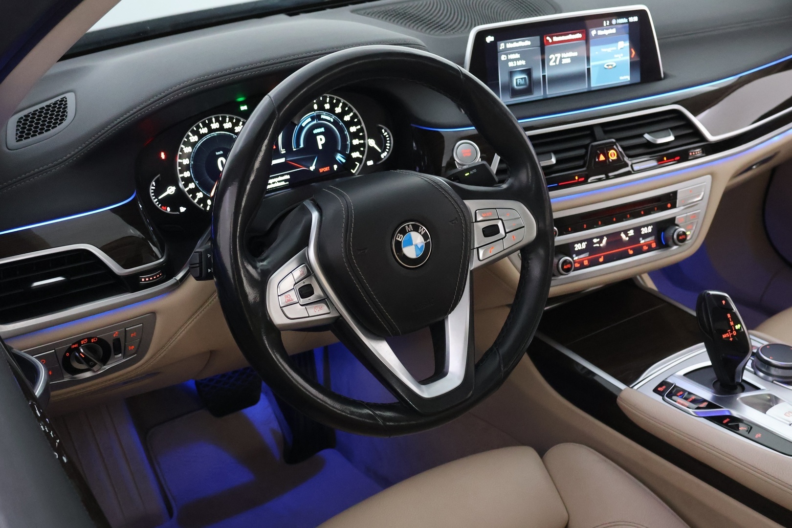 BMW 740 2018