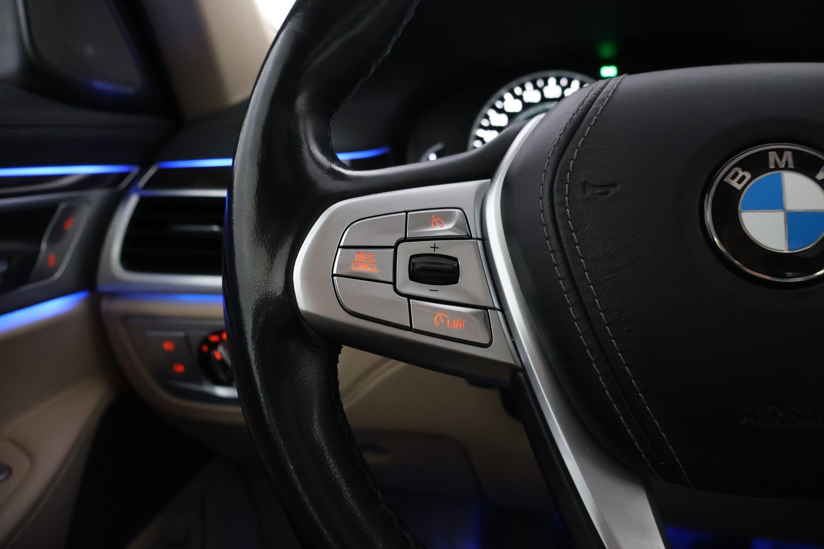 BMW 740 2018
