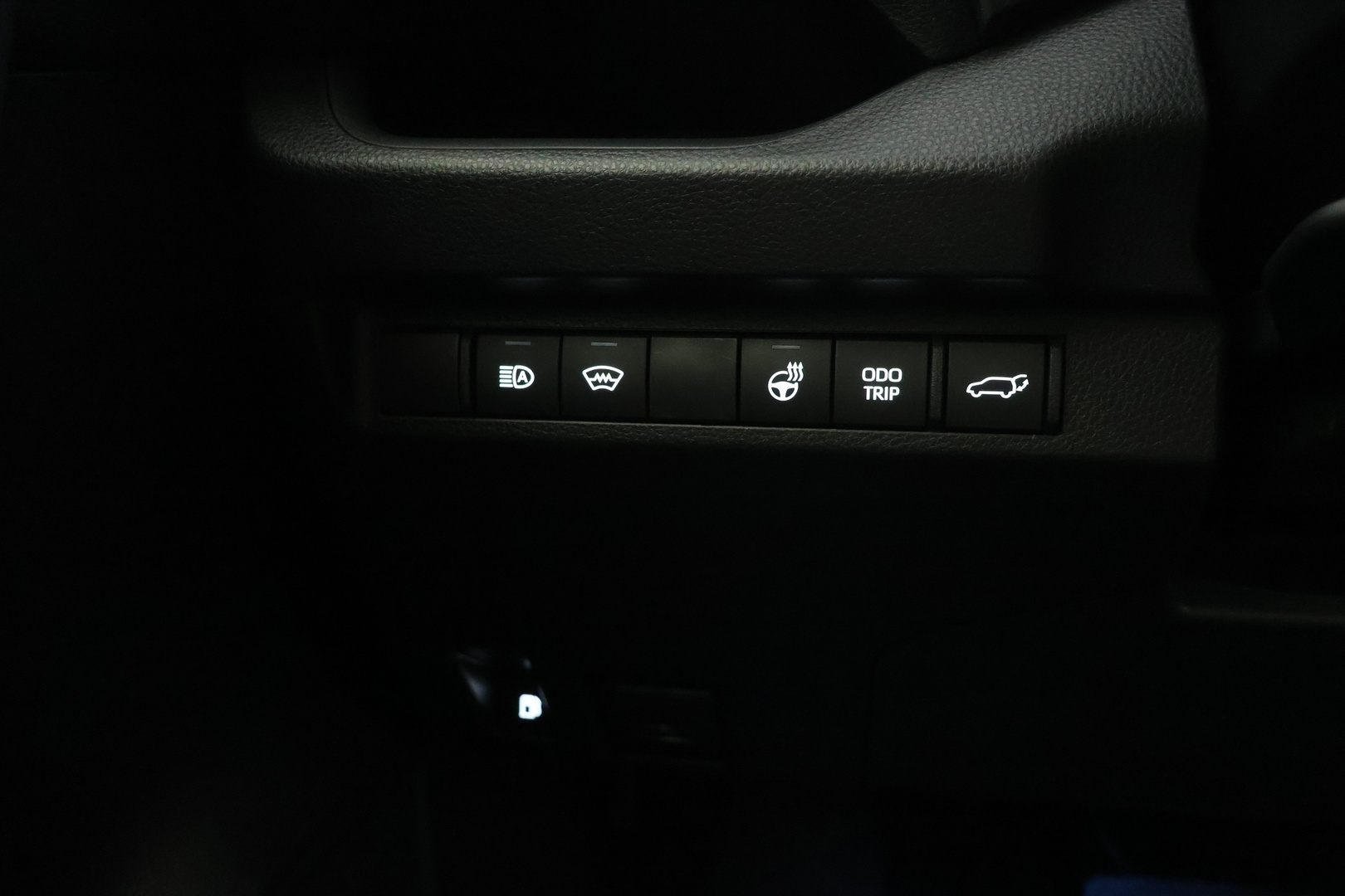 TOYOTA RAV4 2023