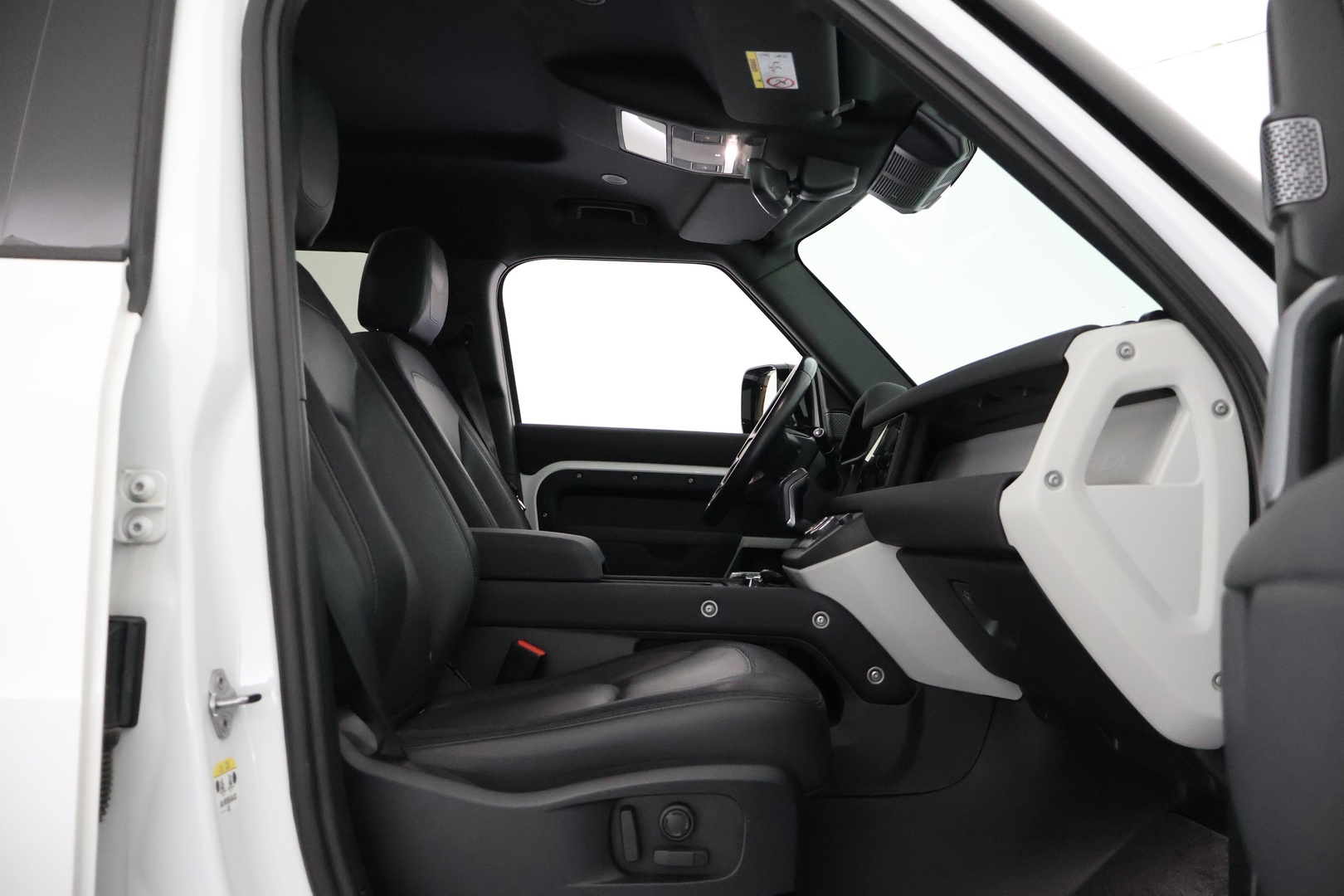 LAND ROVER Defender 2023