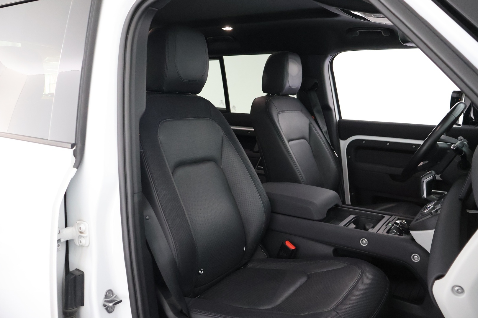 LAND ROVER Defender 2023