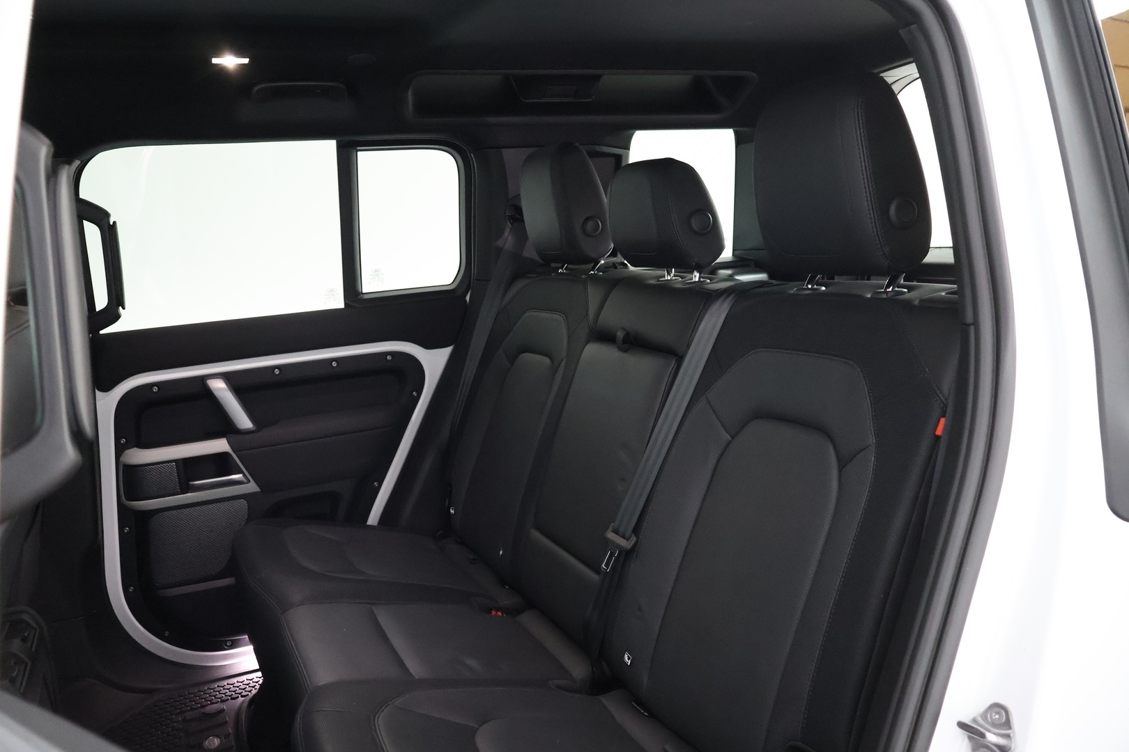 LAND ROVER Defender 2023