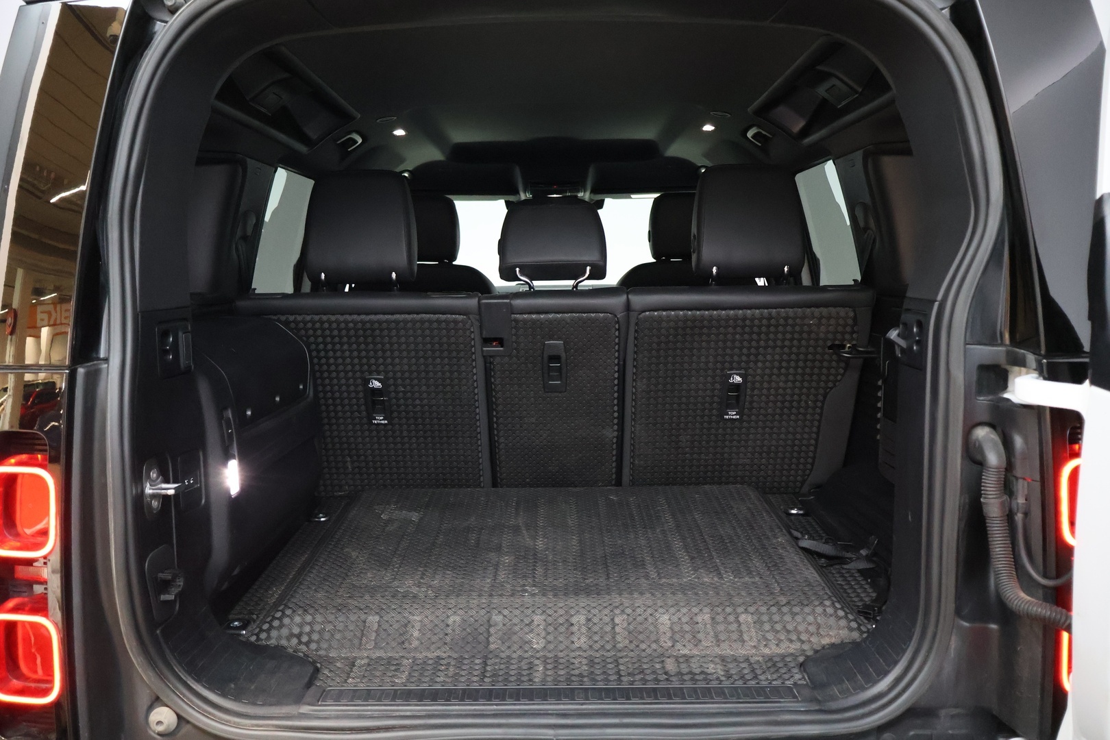 LAND ROVER Defender 2023