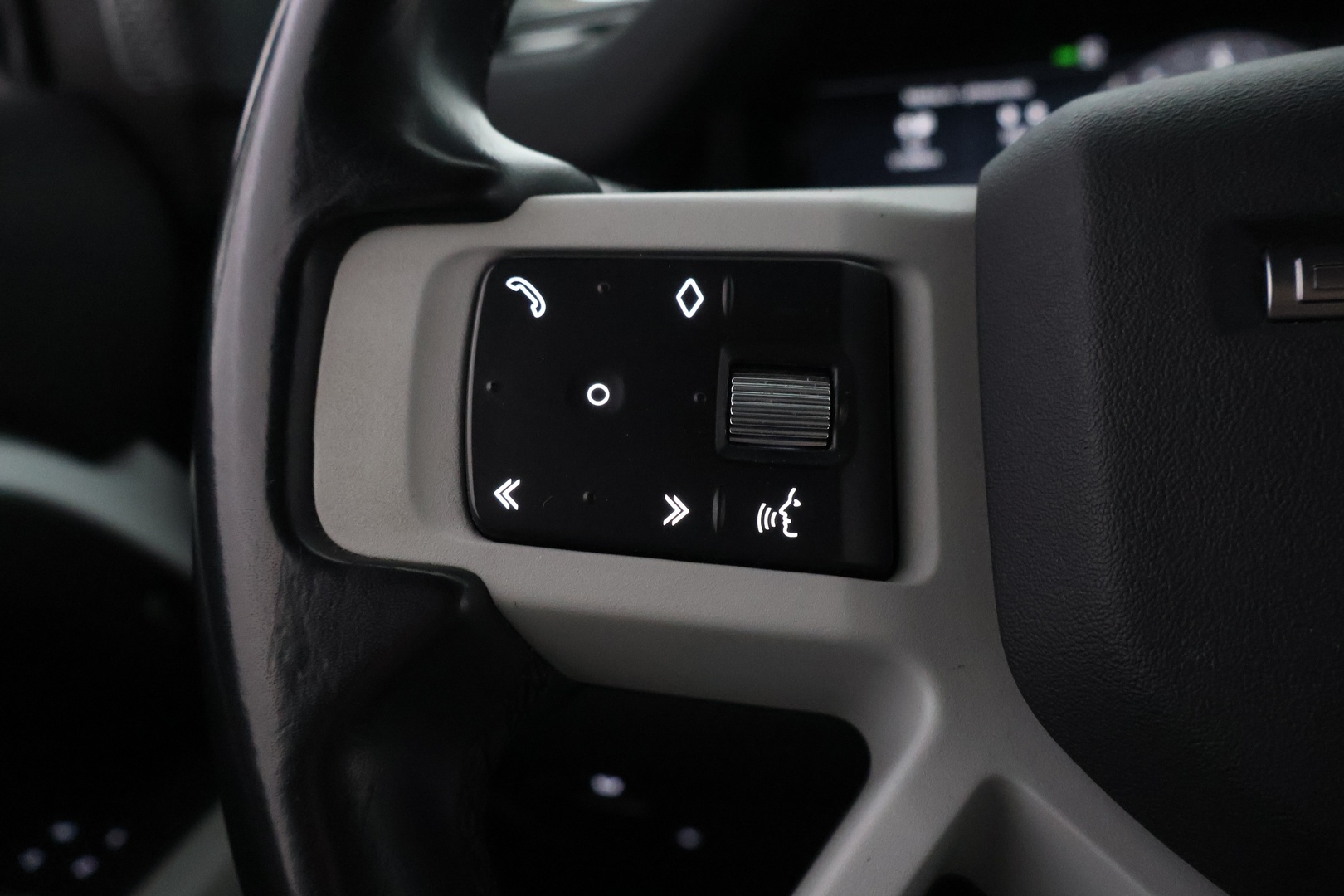 LAND ROVER Defender 2023