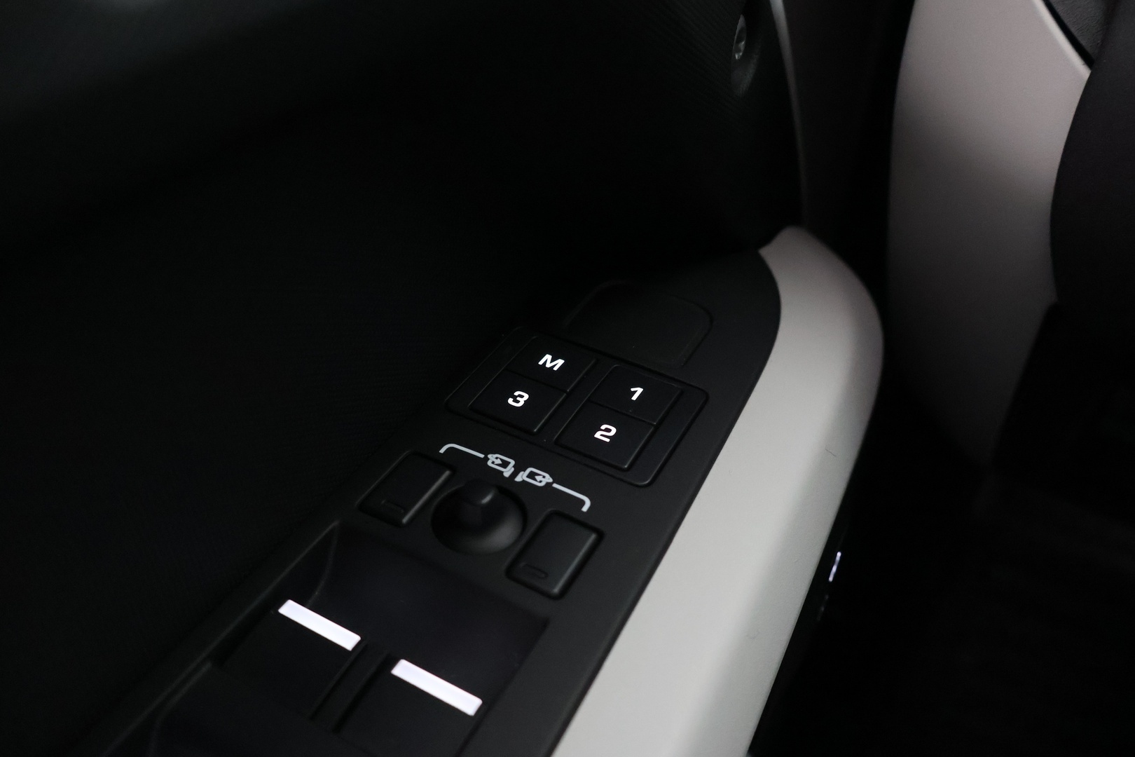 LAND ROVER Defender 2023