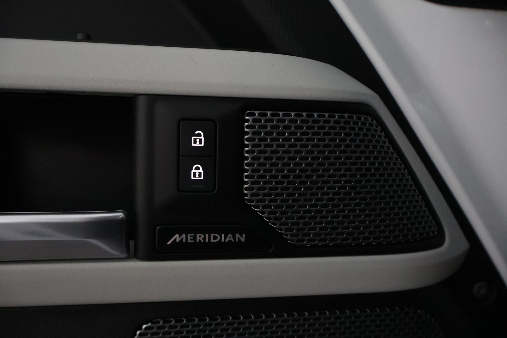 LAND ROVER Defender 2023