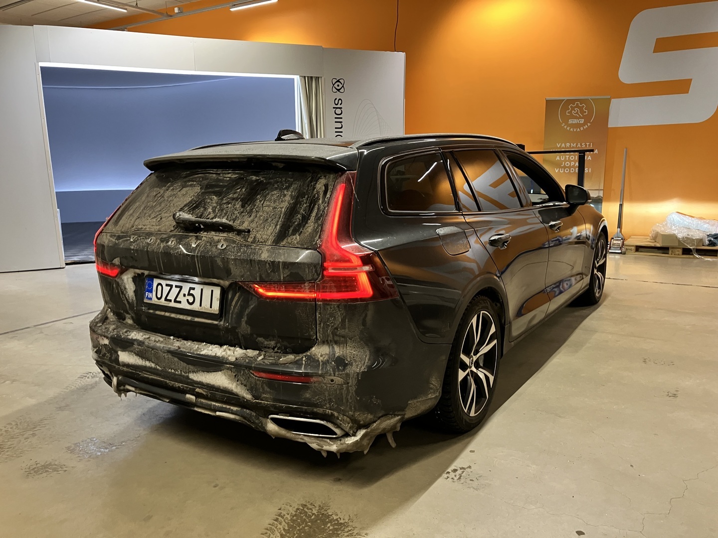 VOLVO V60 2020