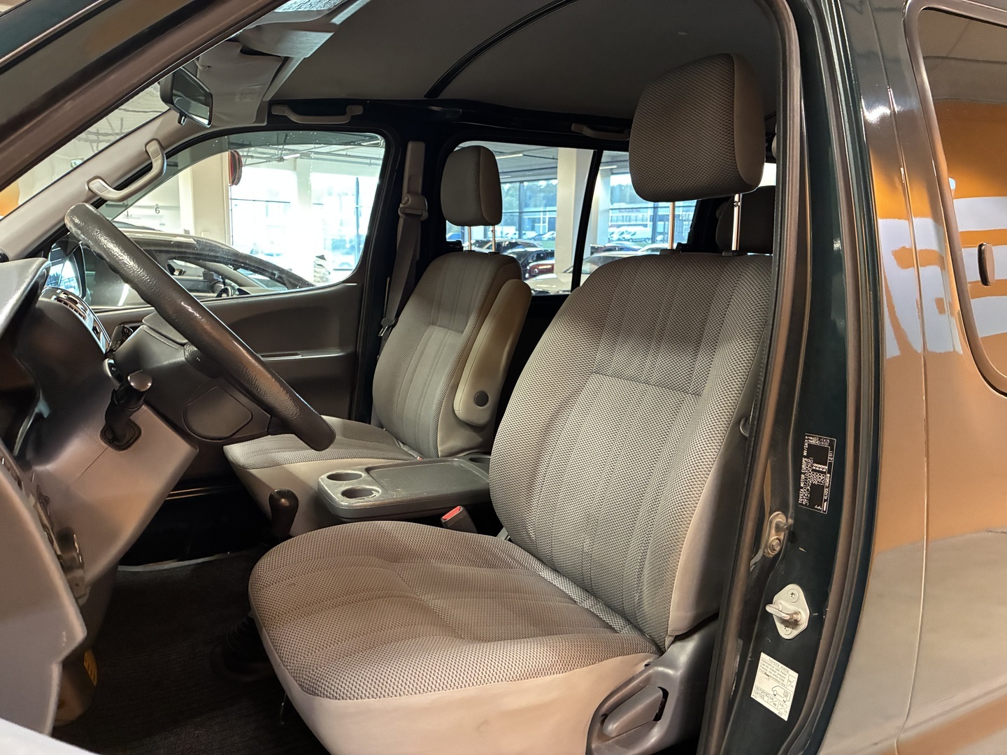 TOYOTA Hiace 2009