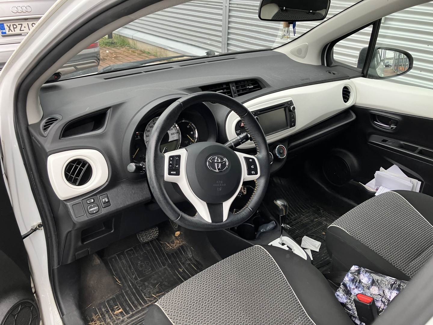 TOYOTA Yaris 2014