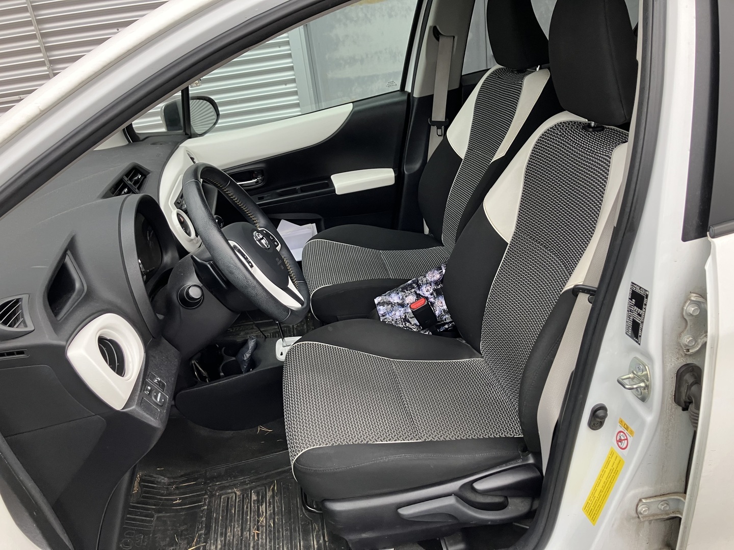 TOYOTA Yaris 2014